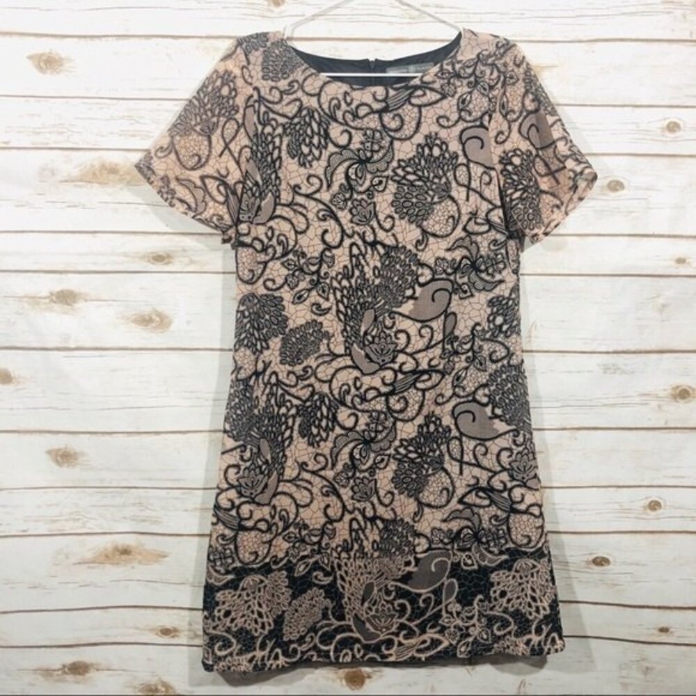 Signature collection women’s short sleeve dress size S/P 6-8